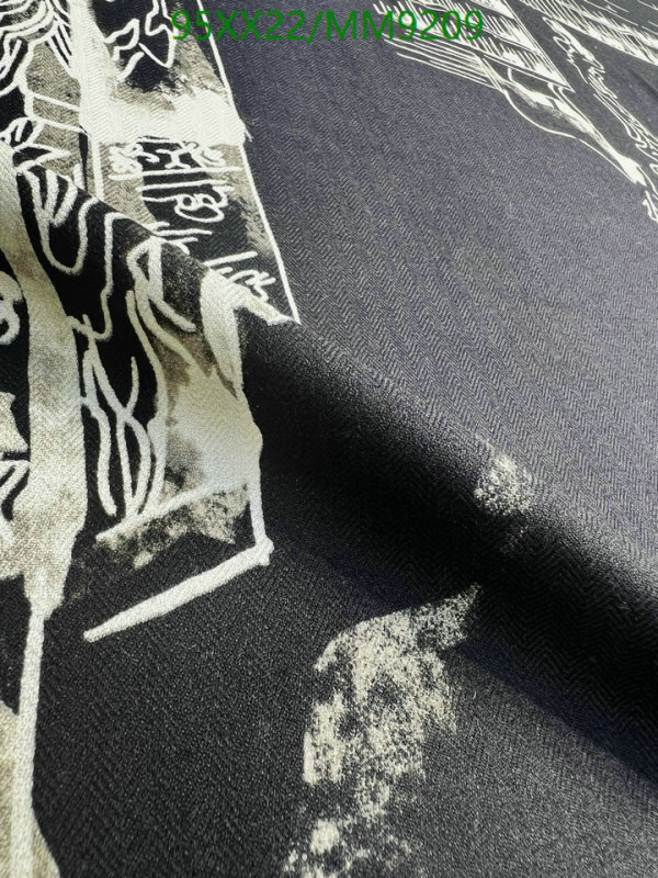 Chanel-Scarf Code: MM9209 