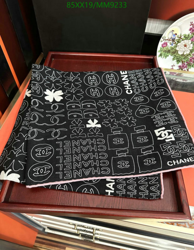 Chanel-Scarf Code: MM9233 