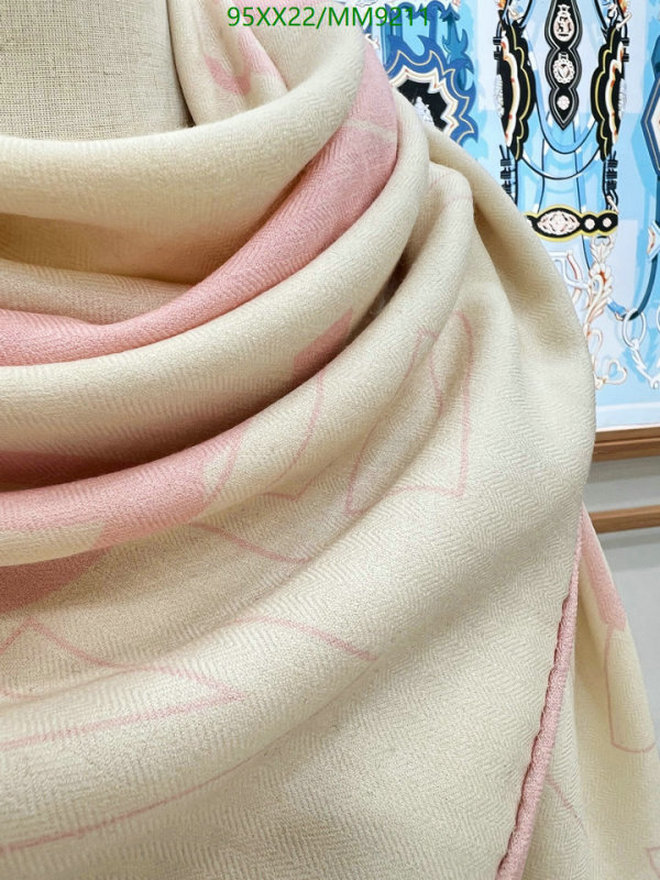 Chanel-Scarf Code: MM9211 