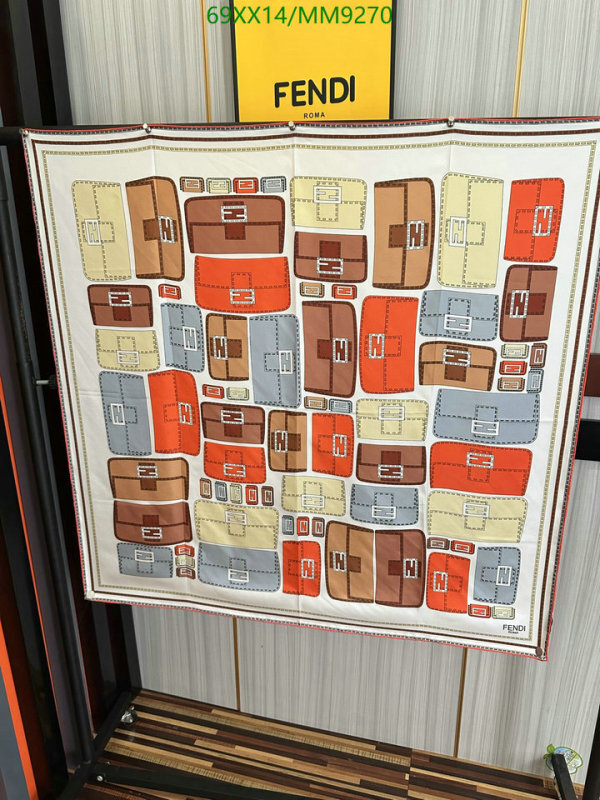 Fendi-Scarf Code: MM9270 