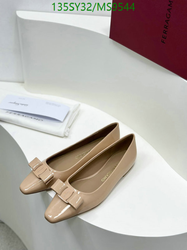 Ferragamo-Women Shoes Code: MS9544 