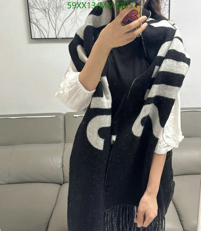 Jacquemus-Scarf Code: MM9295 