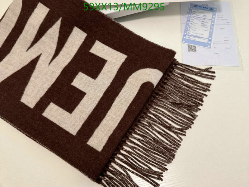 Jacquemus-Scarf Code: MM9295 