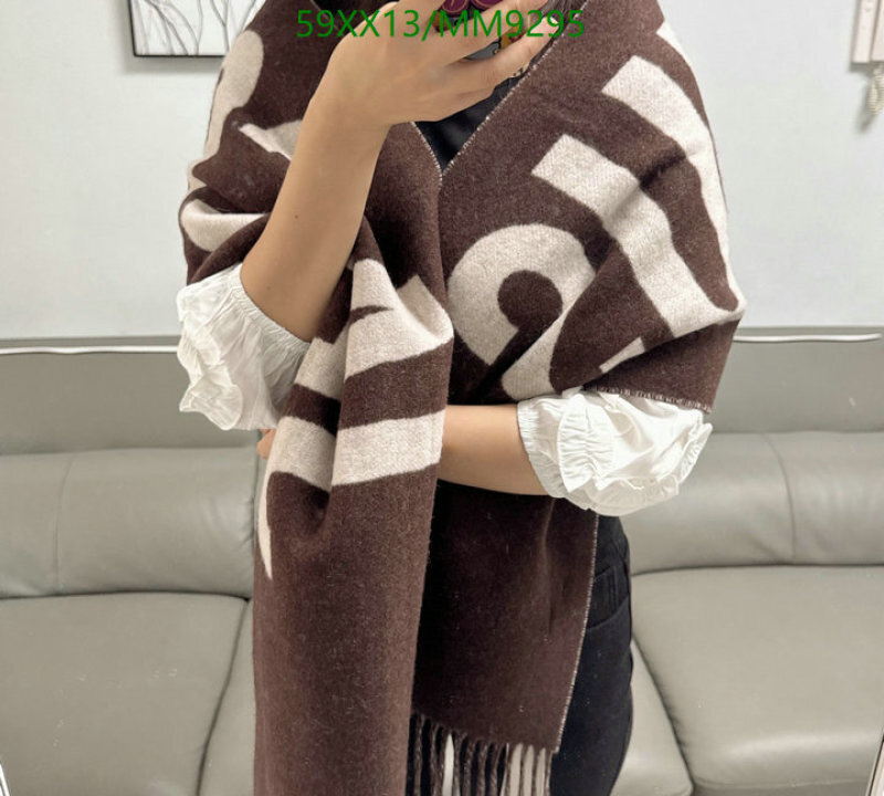 Jacquemus-Scarf Code: MM9295 