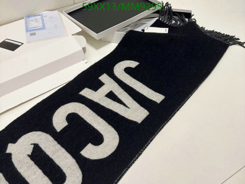 Jacquemus-Scarf Code: MM9295 