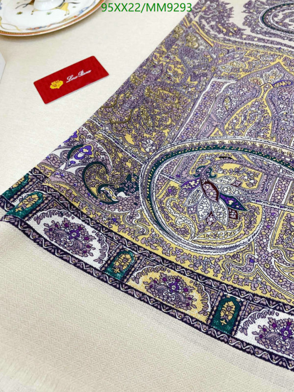 Loro Piana-Scarf Code: MM9293 